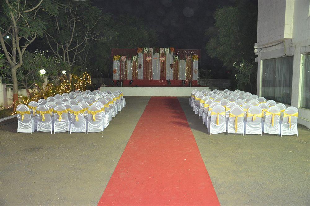 Inventree Hotels & Resort Hinjawadi Exterior photo